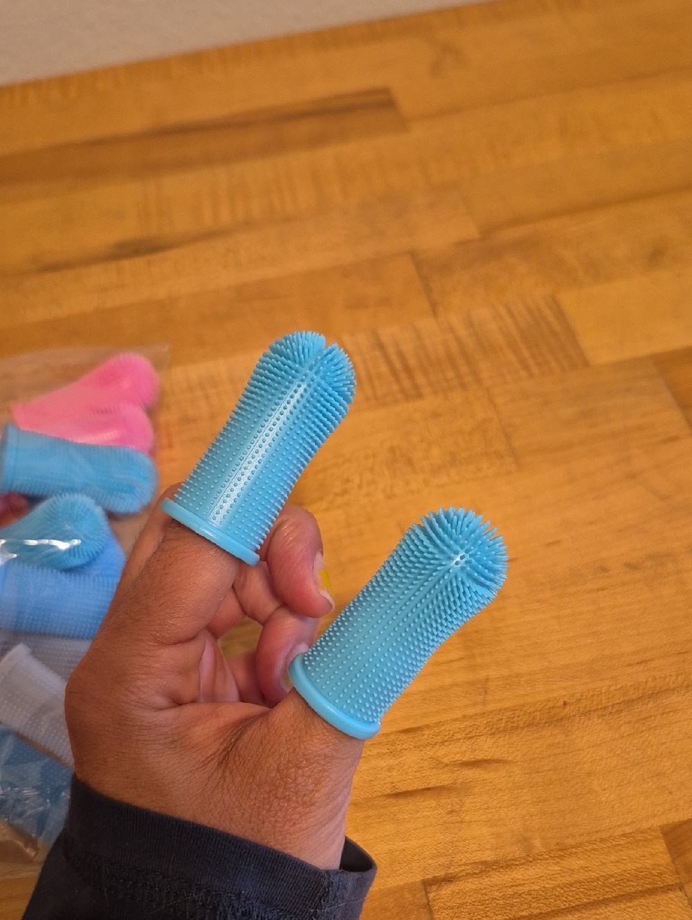 Silicone Finger Brushes For Pets - Picture 2 of 2